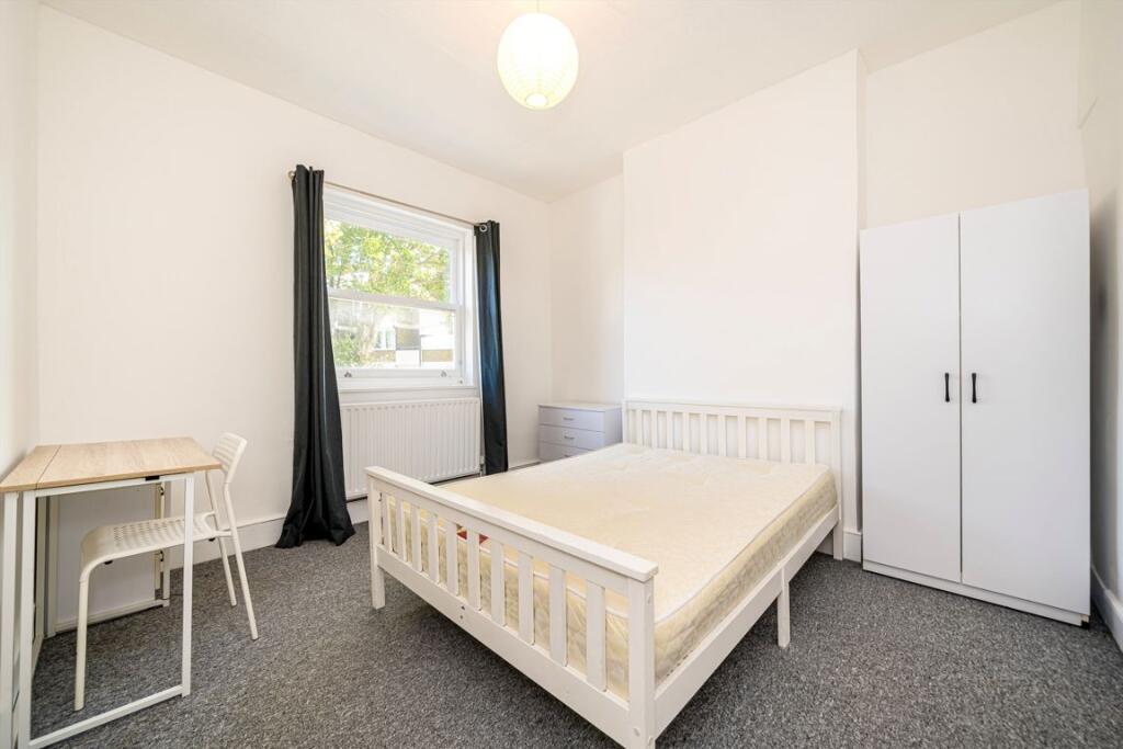 Apartment in London - View 4