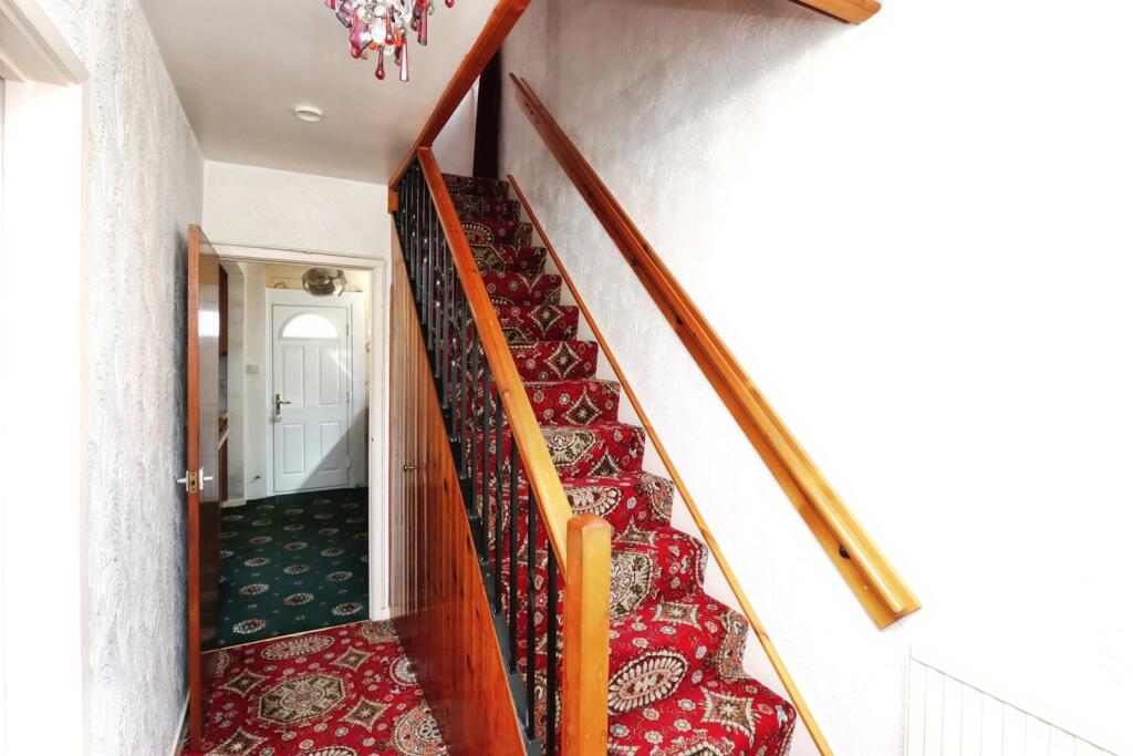House in North East Derbyshire, Killamarsh - More