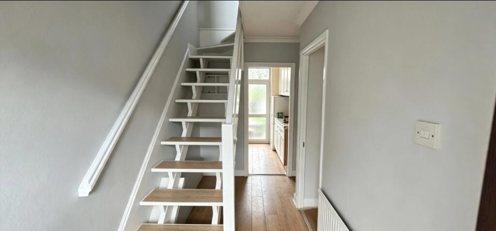 House in Enfield - View 3