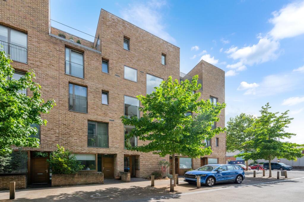Main image of property: Arbor House, Brentford, TW8