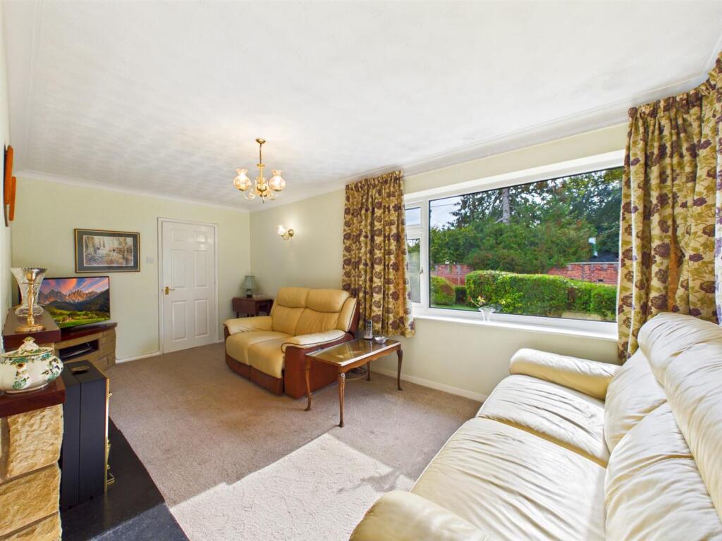 Sunnybank, The Avenue, West Felton, Oswestry photo 2