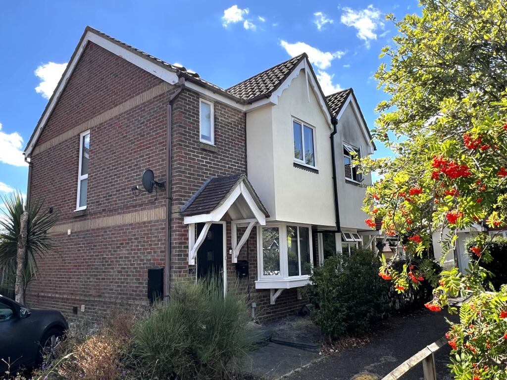 Main image of property: Pochard Way, Great Notley, Essex