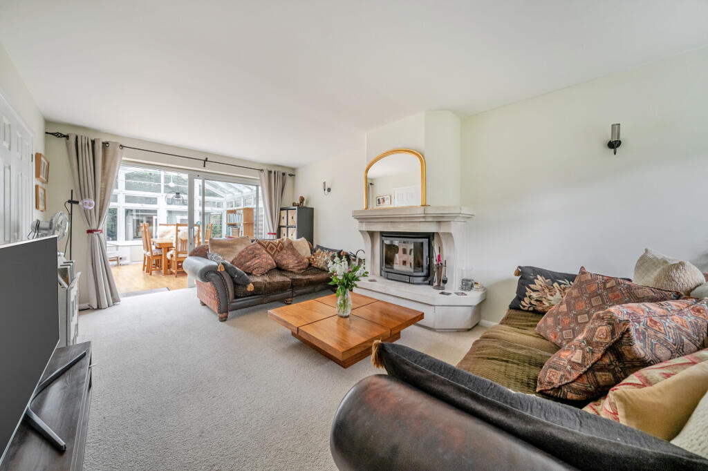 House in Surrey Heath, Windlesham - View 3