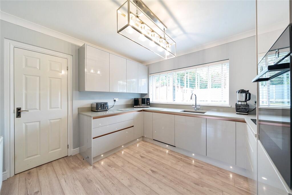 Wayside Walk, Harrogate, HG2 photo 2