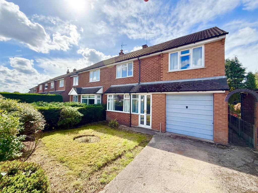 4-bed semi-detached on Barnfield Road, Bollington, Macclesfield, £350,000