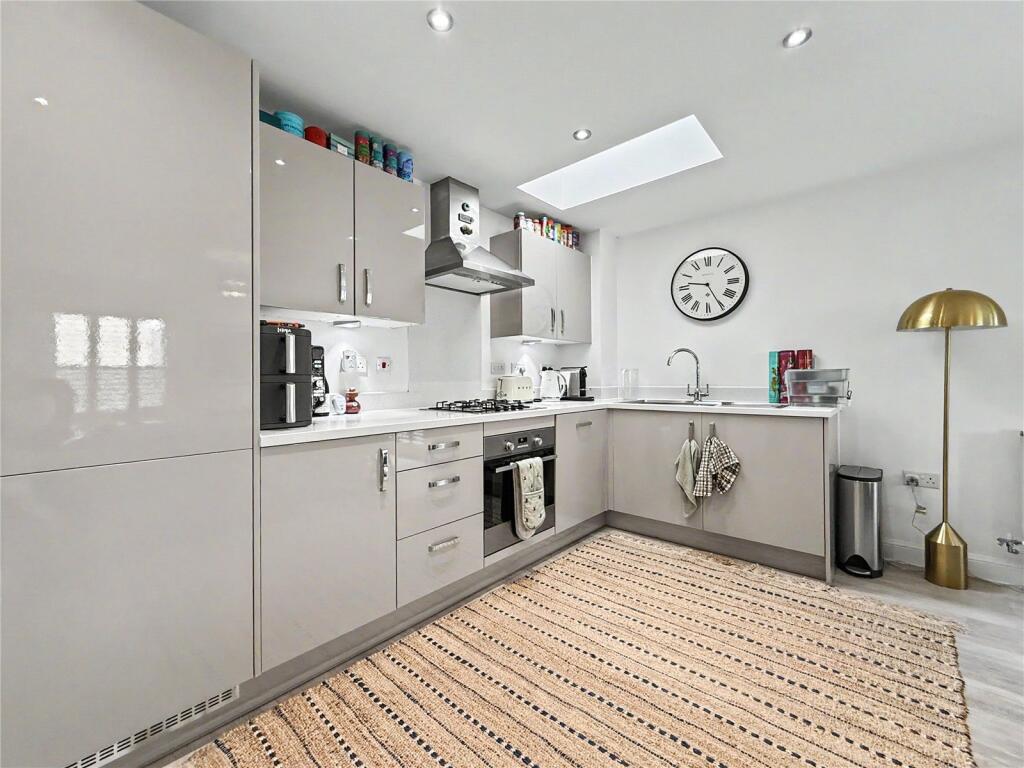 Apartment in Cambridge - View 2
