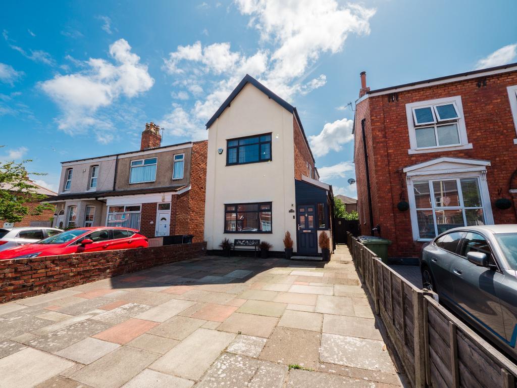 3-bed detached on Bedford Road, Birkdale, Southport, Merseyside, PR8 4HR, £260,000