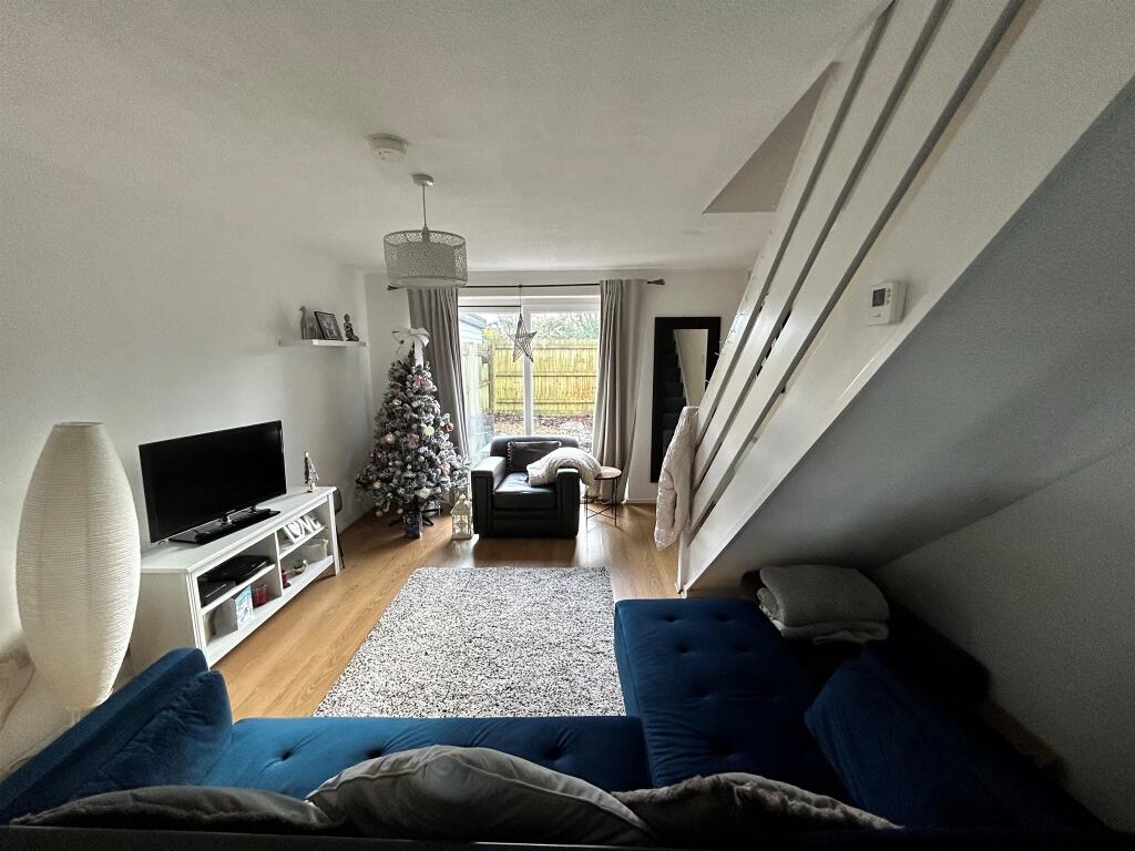 House in Cardiff, Trowbridge - View 4