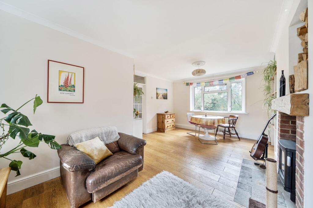 Apartment in Twickenham - View 3