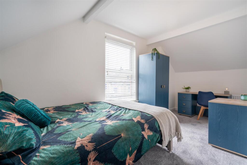 House in Sheffield - View 4