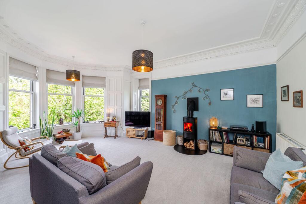 House in East Calder, Calderwood - View 3