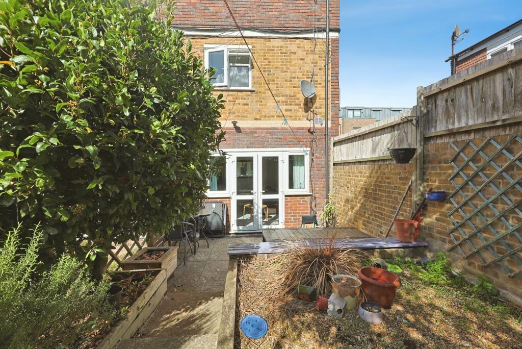 Apartment in London - View 3