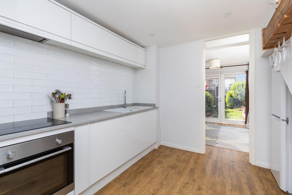 Englefield, Horsham, RH12 - View 2