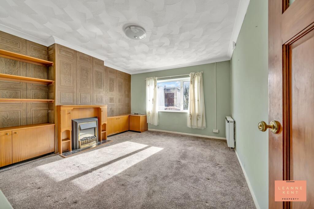 Heol Trecastell, Caerphilly, CF83 photo 2
