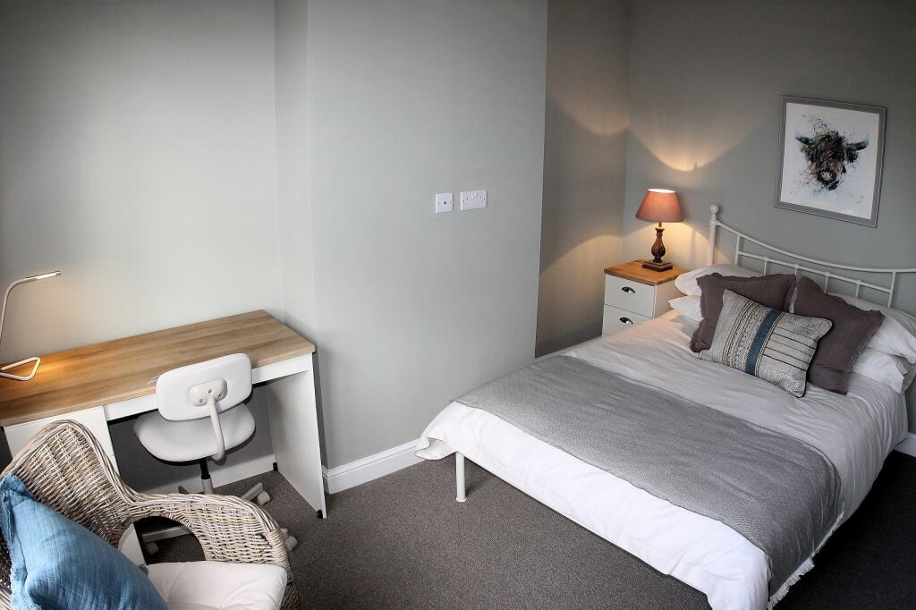 Main image of property: 325 London Road, Leftwich, Northwich, CW9