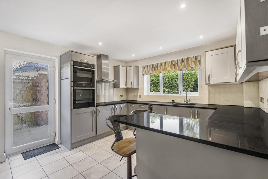 House in Cheltenham, Hatherley, Benhall - View 5