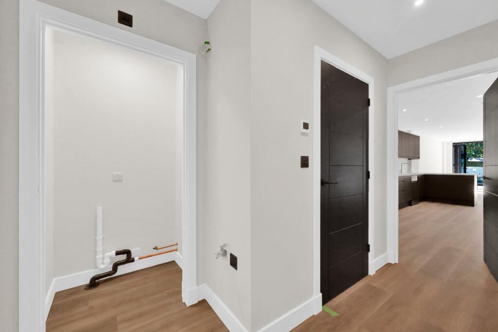 3 bedroom mews property for rent