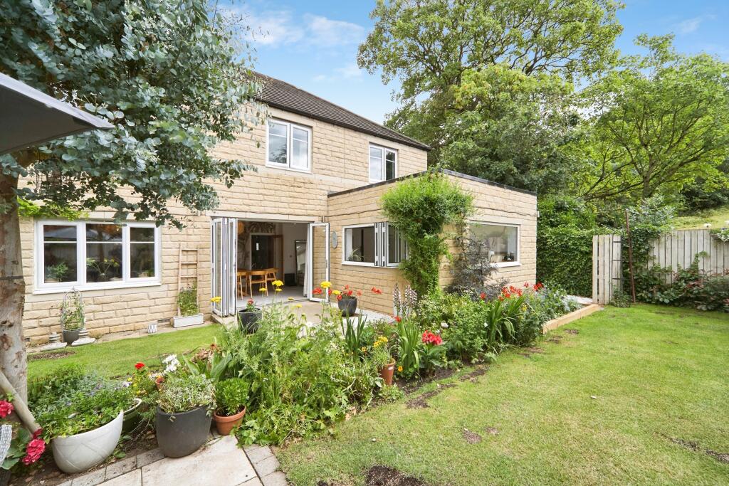 House in Bradford, West Yorkshire - View 2