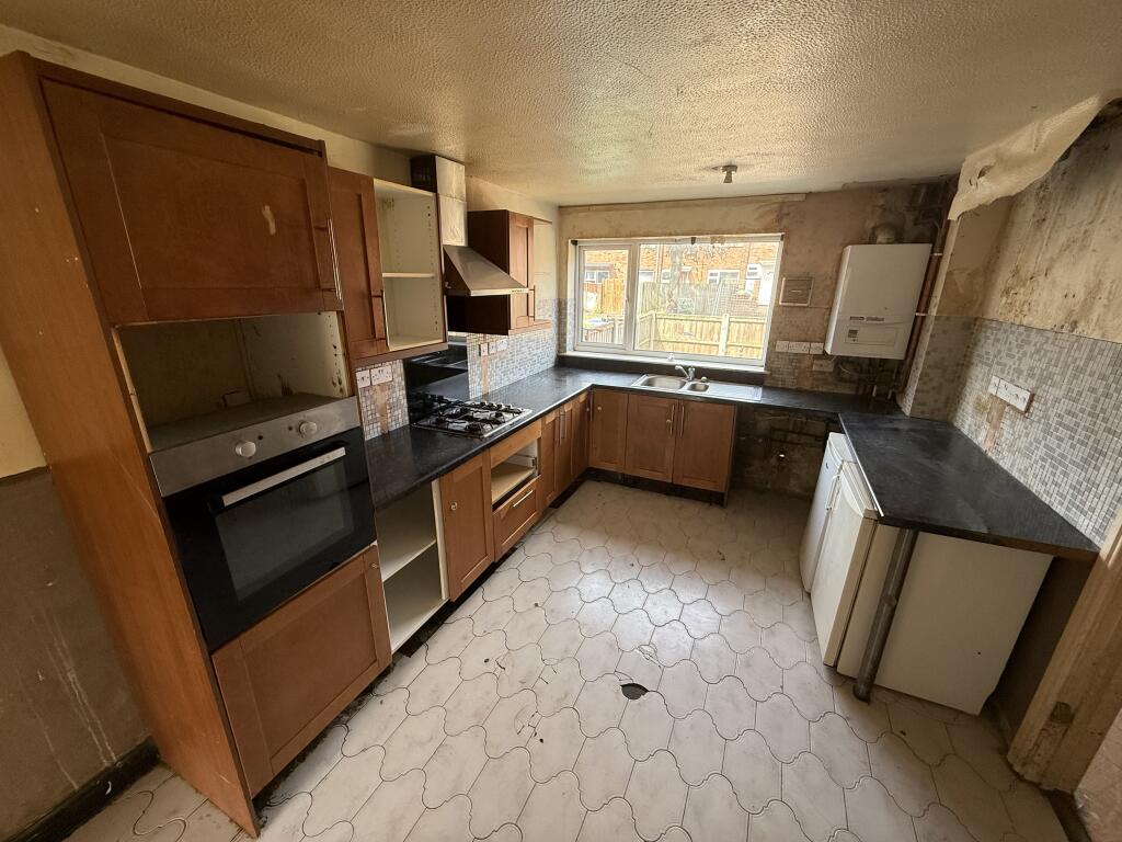 House in Nottingham, Crabtree Farm Estate, Cinderhill - View 4