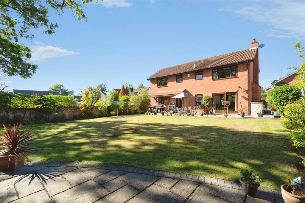 Main image of property: Lyndhurst Road, Ashurst, Southampton, Hampshire, SO40