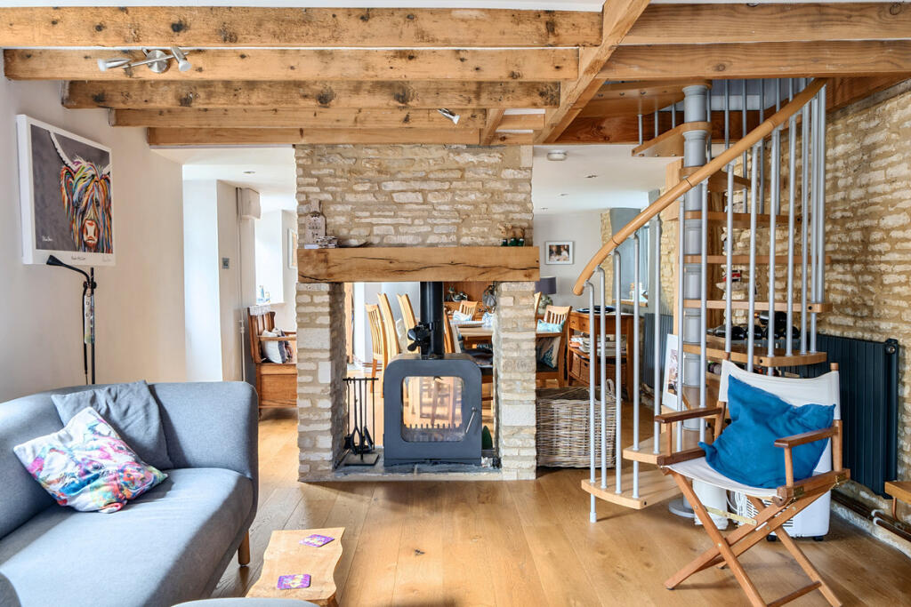 House in Gloucester - View 5