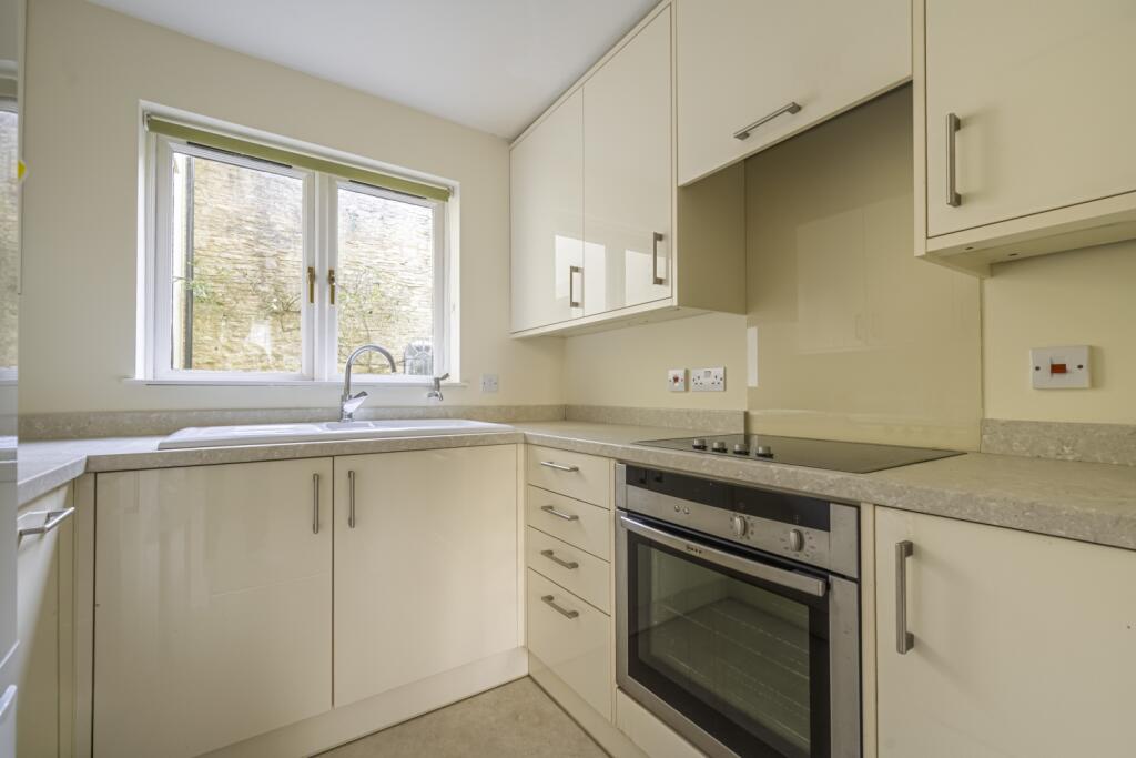 1, Bath Lodge, Chantry Court, Tetbury, Gloucestershire, GL8 photo 2