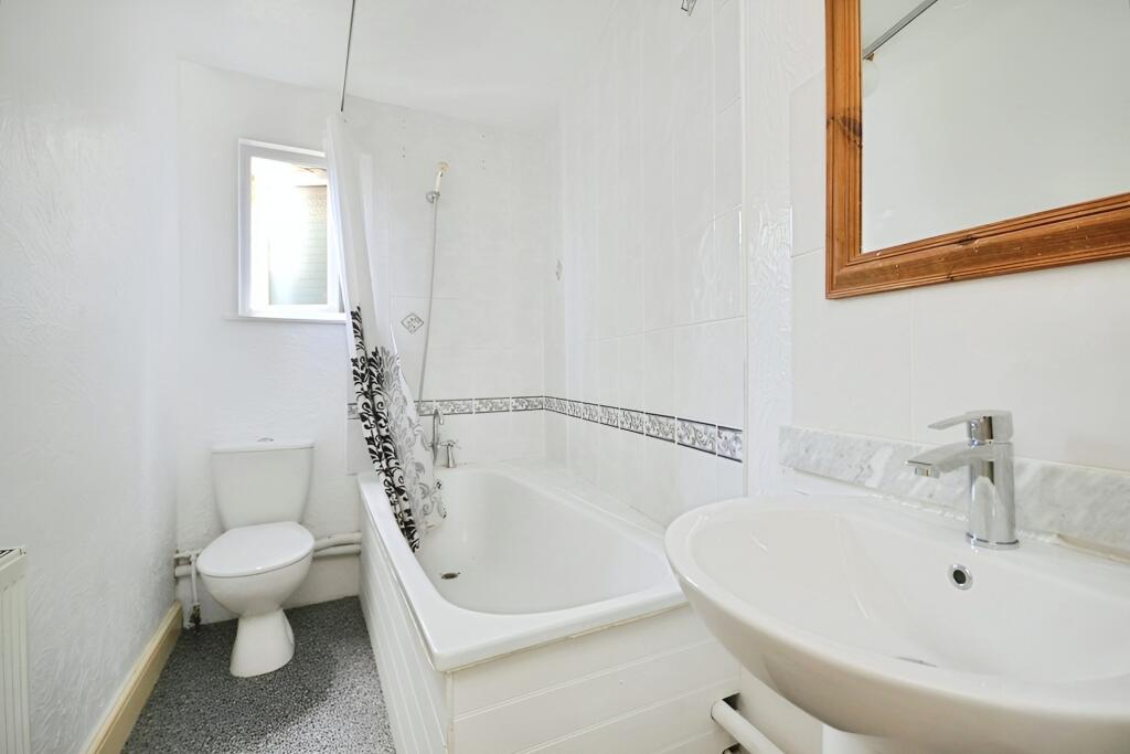 Apartment in Shanklin, Lower Hyde, Luccombe - View 5