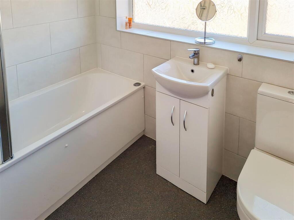 Hide Gardens, Rustington - More