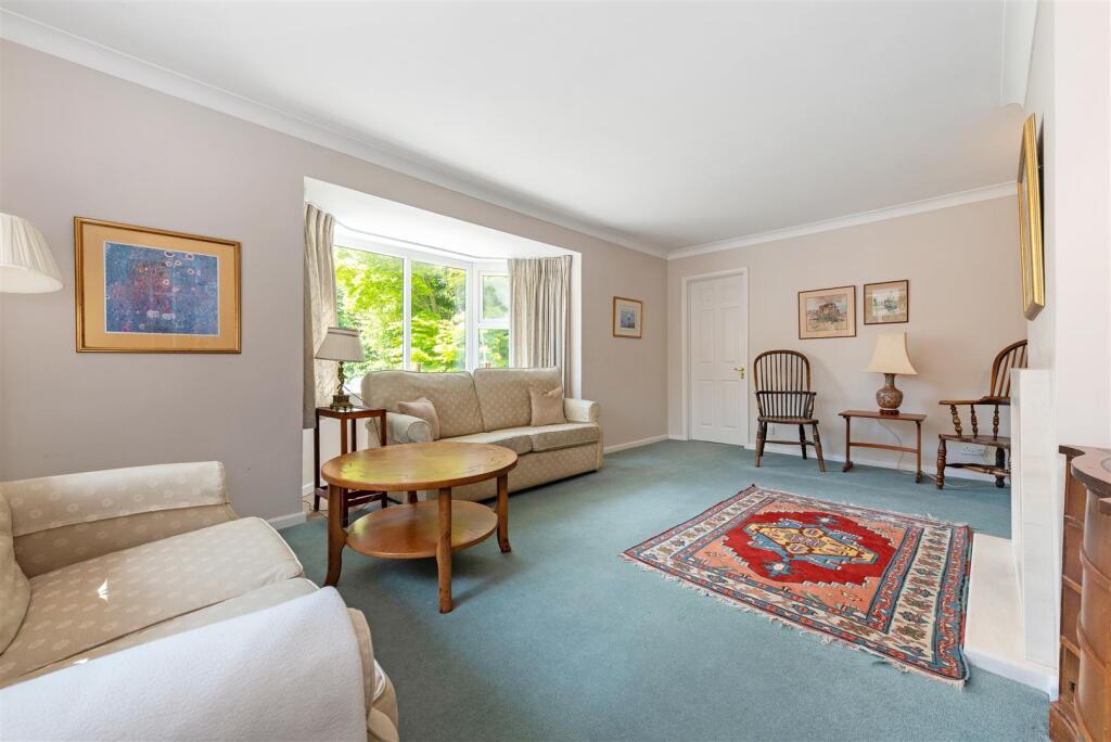 Oriel Close, Barnham photo 4