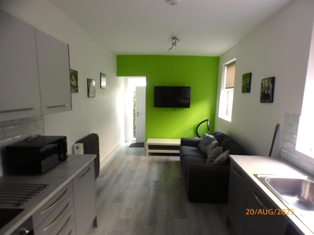 House in Northampton - View 3