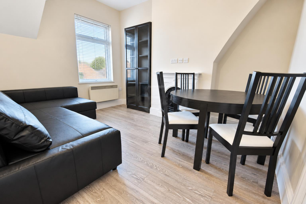 Apartment in Reading - View 3
