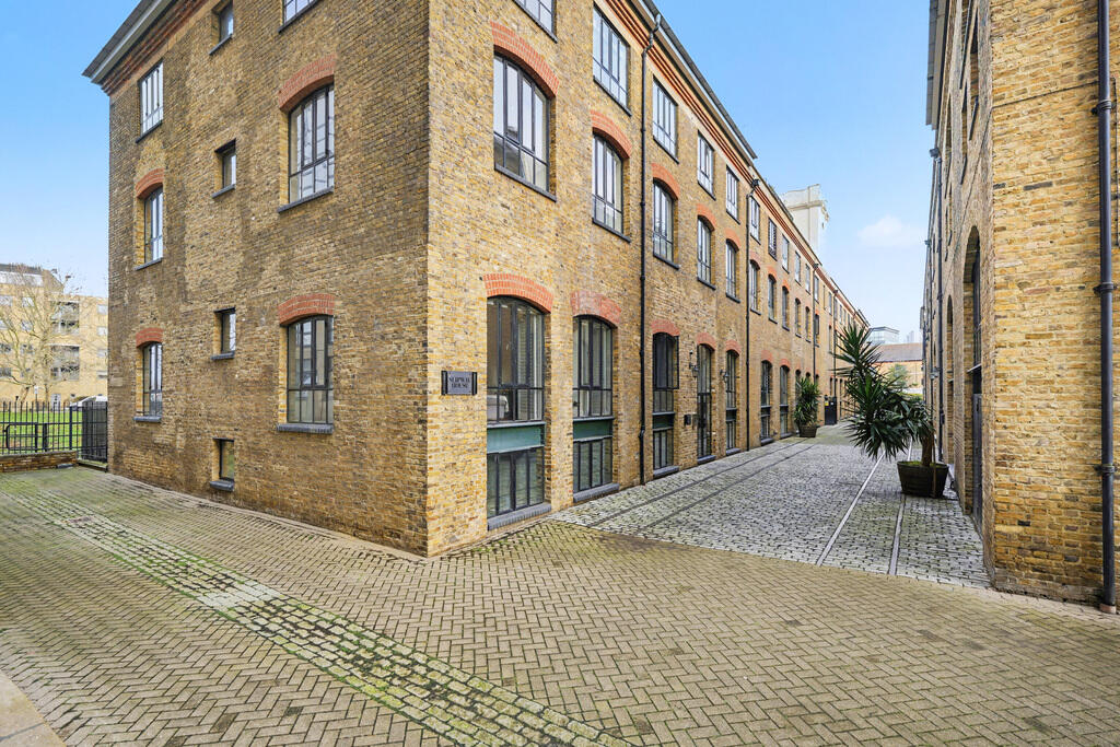 Main image of property: Slipway House, Canary Wharf E14