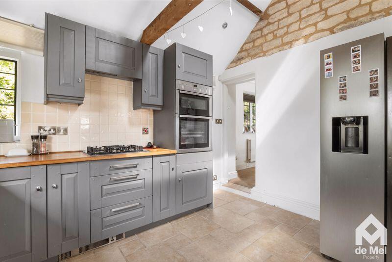 House in Gloucester - View 5