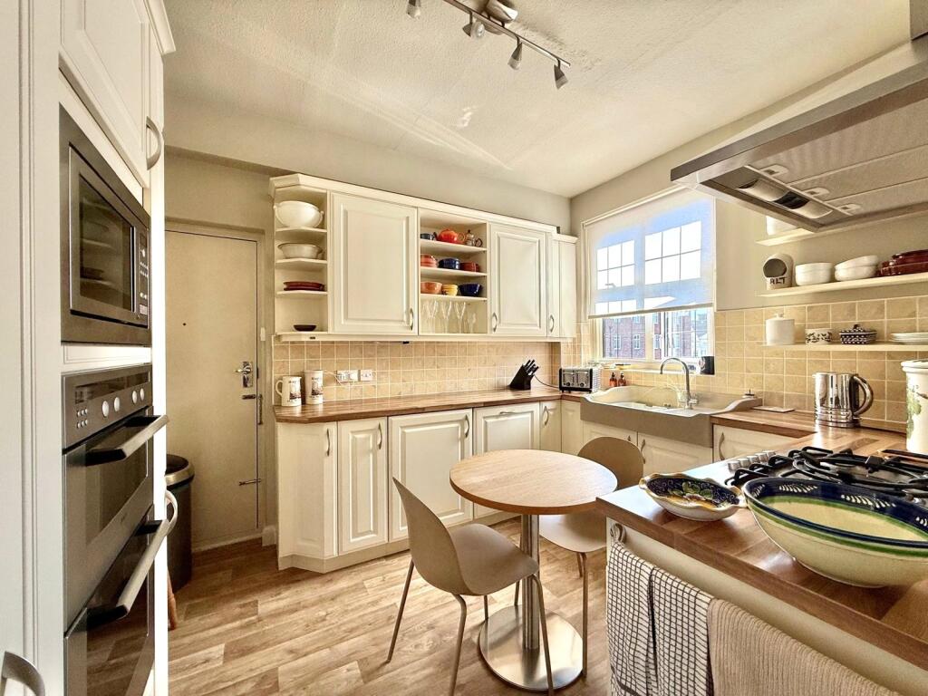 Apartment in Brighton - View 4