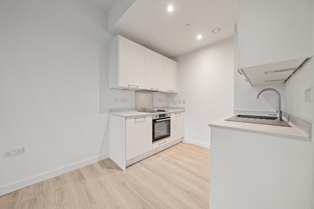 Apartment in Harrow - View 3