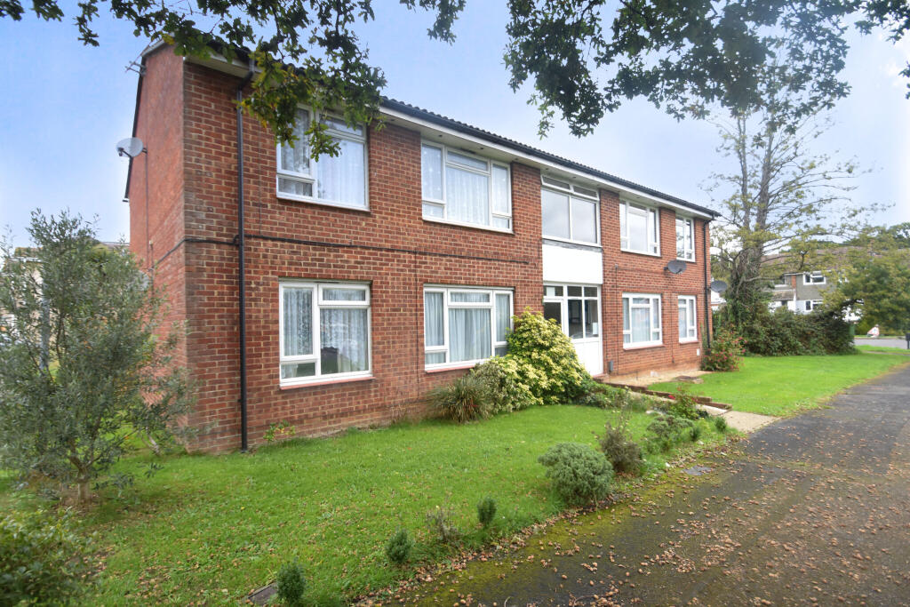 Main image of property: Simmons Close, Hedge End, Southampton, Hampshire, SO30