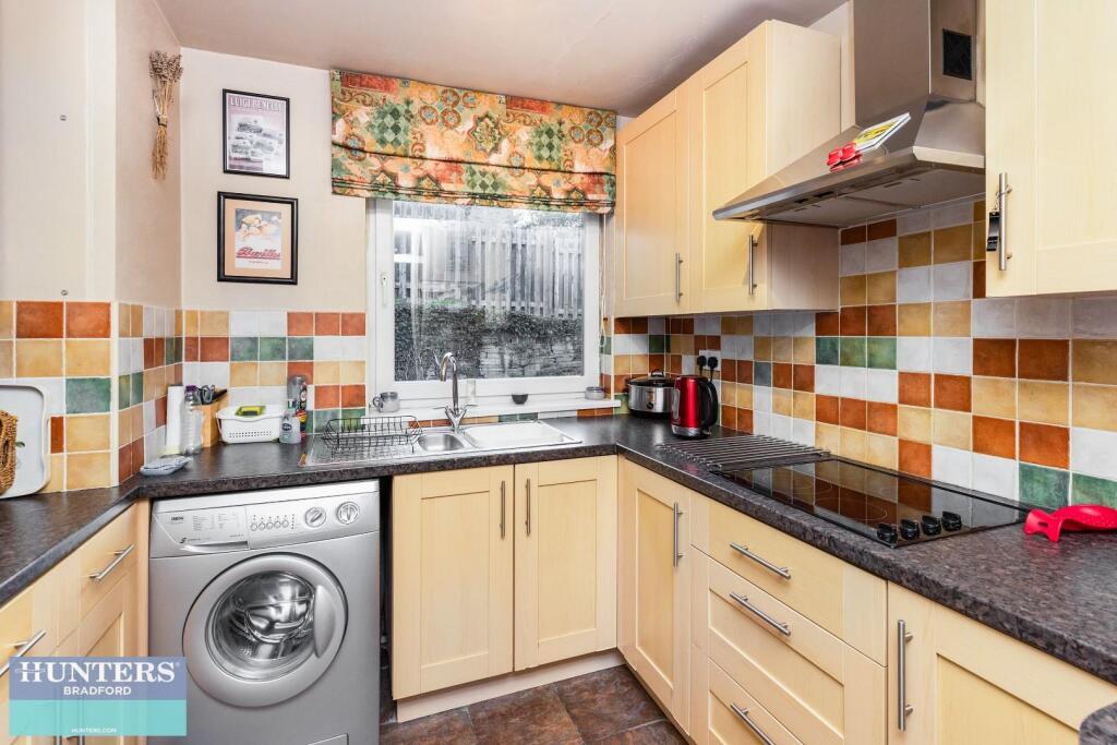 Additional image 5 of 6, Frizley Gardens Frizinghall, Bradford, West Yorkshire, BD9 4LY