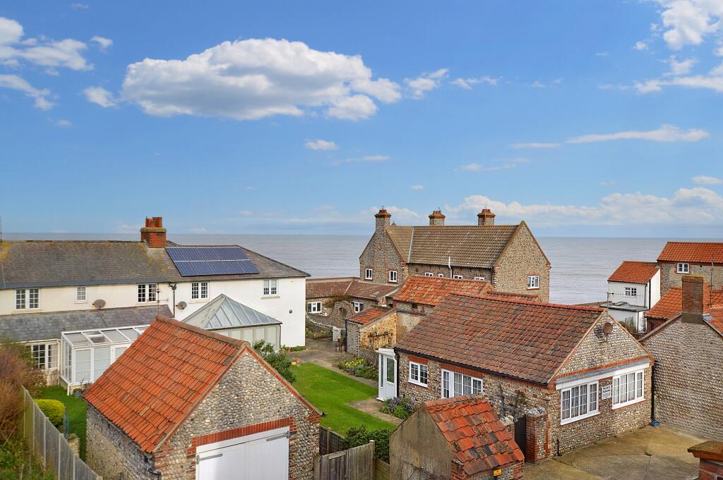 22 Victoria Street, Sheringham, Norfolk NR26 8JZ photo 2
