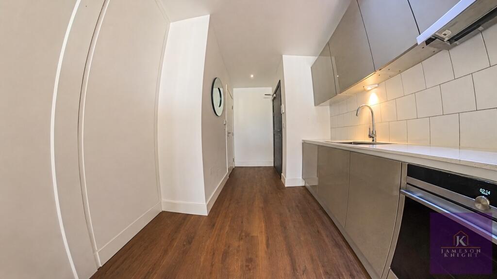 Apartment in London - View 5