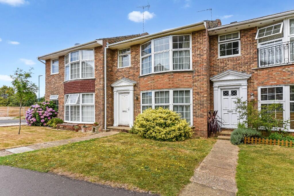 3-bed terraced on Grassmere Close, Felpham, Bognor Regis, West Sussex, PO22, £300,000