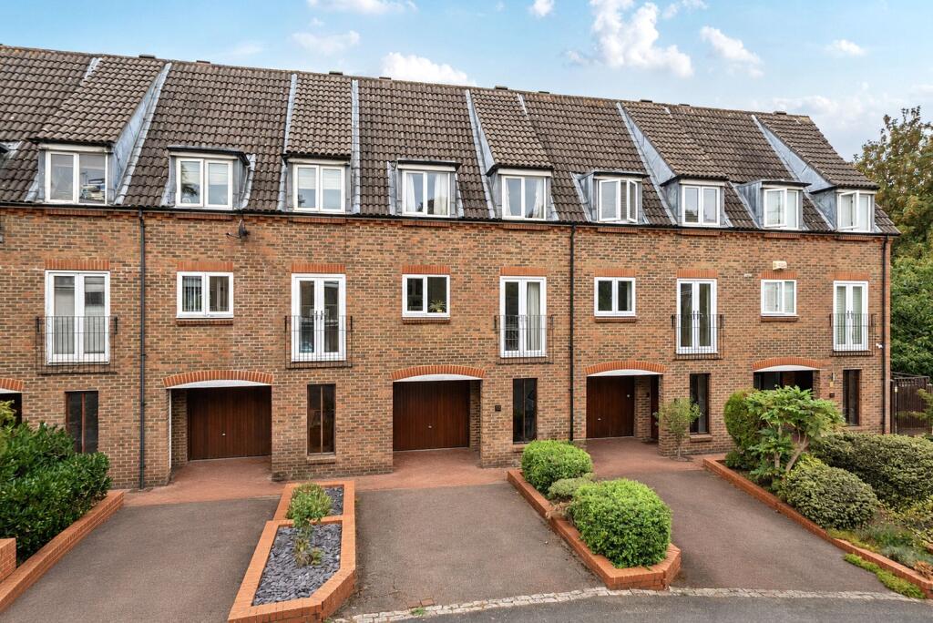 House in Walton-on-Thames, Surrey