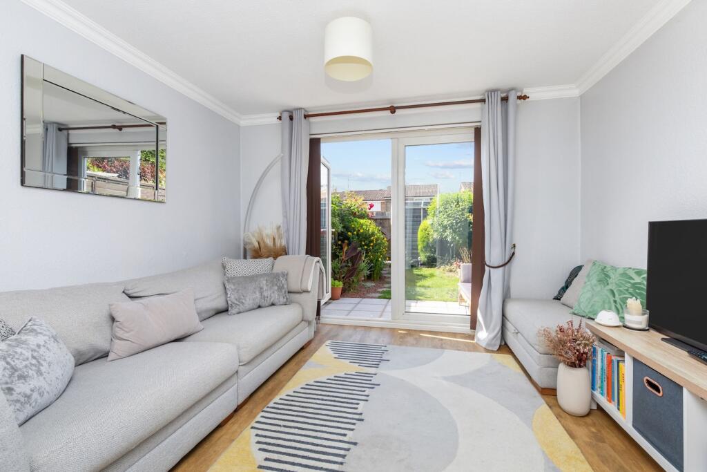 Englefield, Horsham, RH12 - View 4