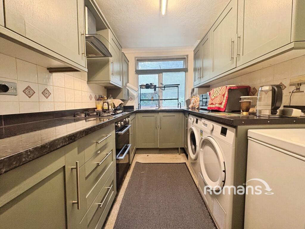 Apartment in Hart, Yateley - View 3