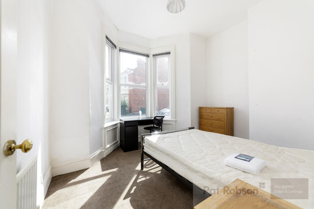 Apartment in Newcastle upon Tyne - View 4