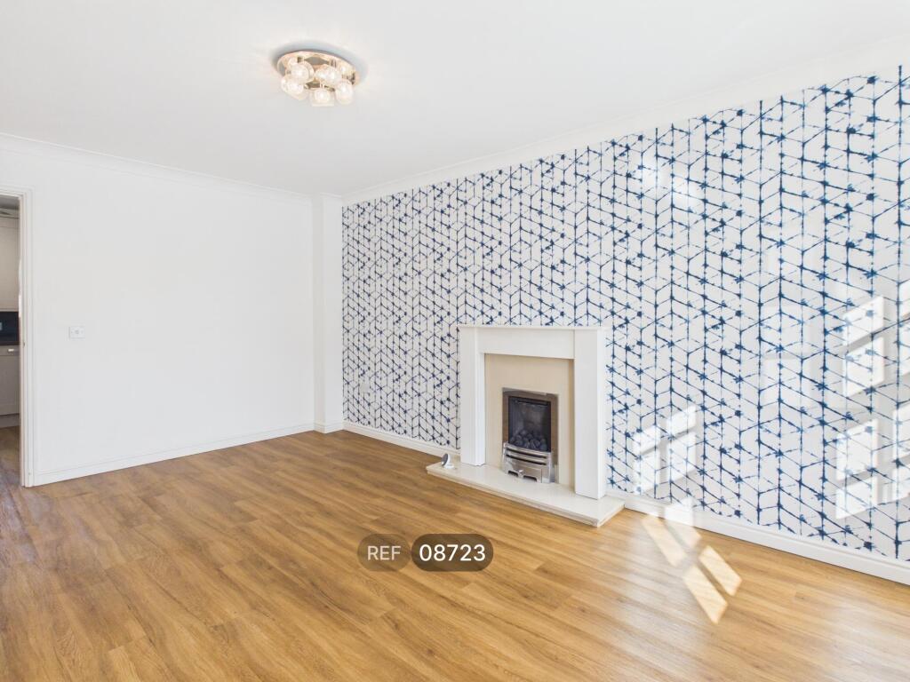 House in Hull - View 4