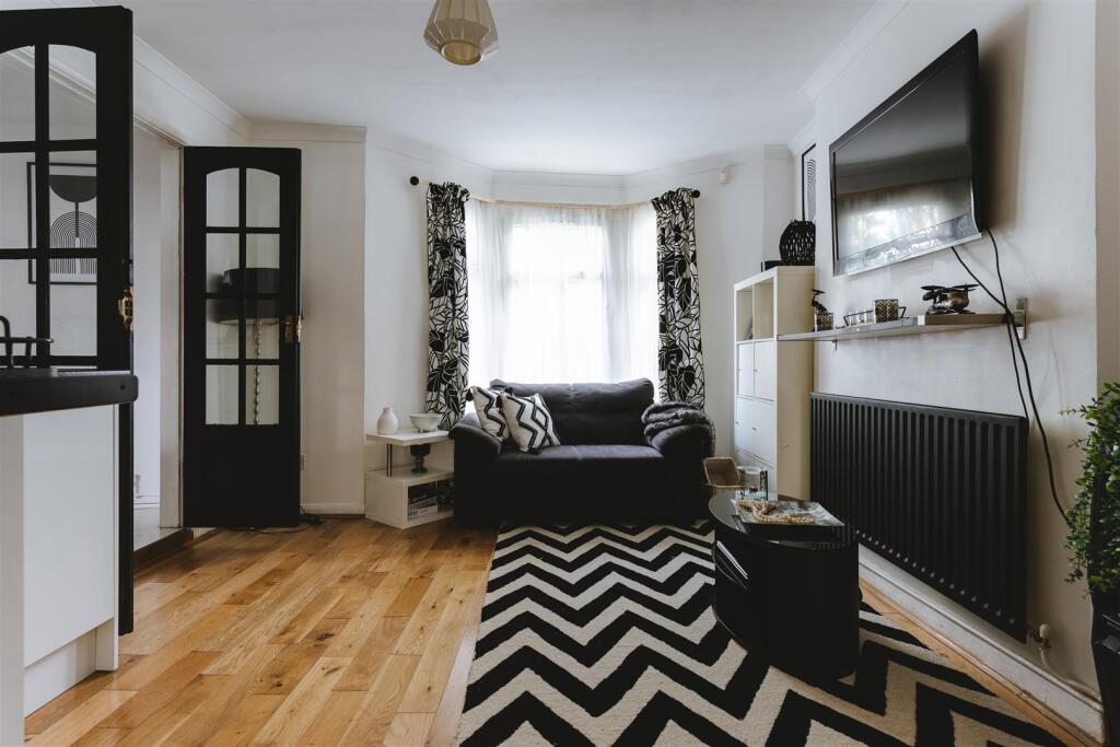 House in London, Clapton Park, Lower Clapton - View 4