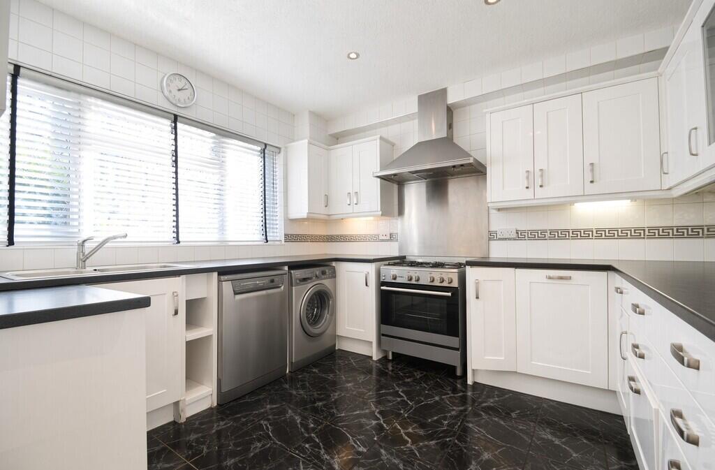 House in Twickenham - View 2