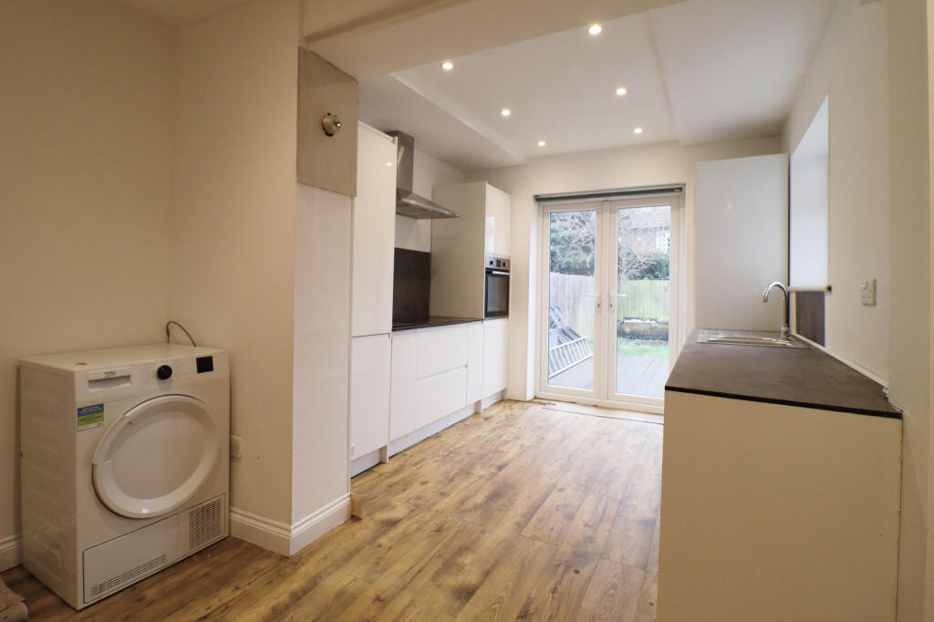 Leesons Hill, Orpington - View 5