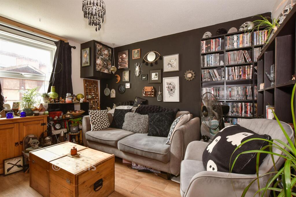 Apartment in Shanklin, Isle of Wight - View 2