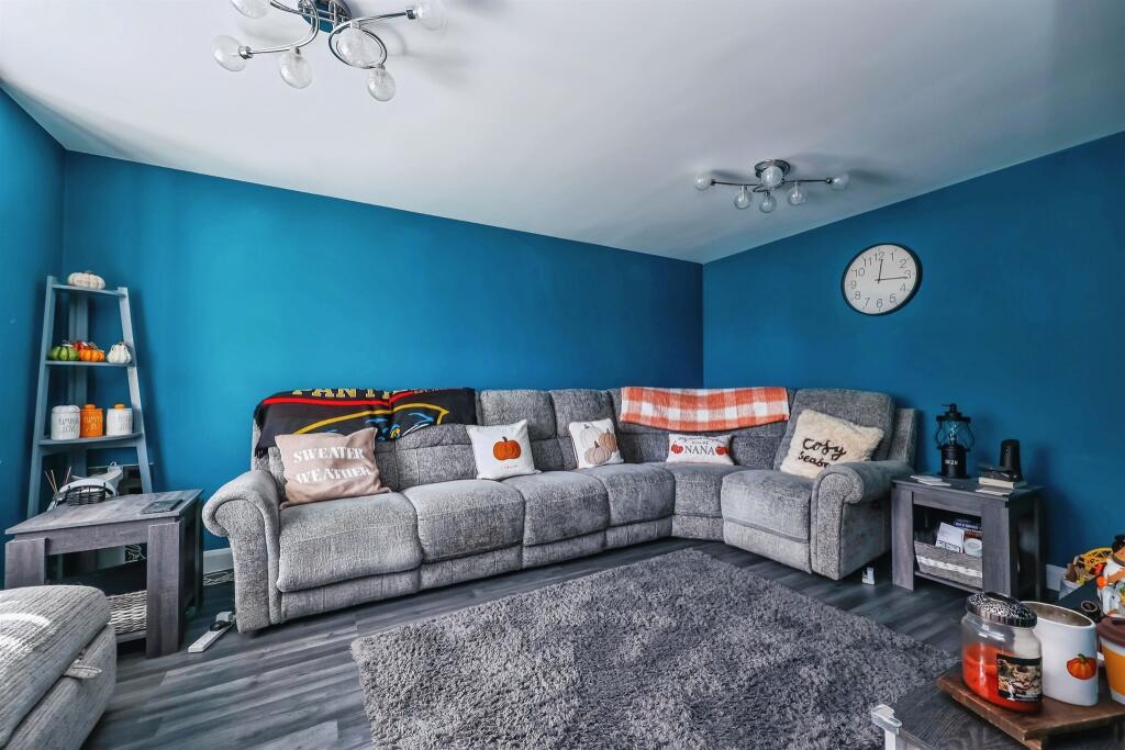 House in Ashfield, Beardall Fields, Hucknall - View 2